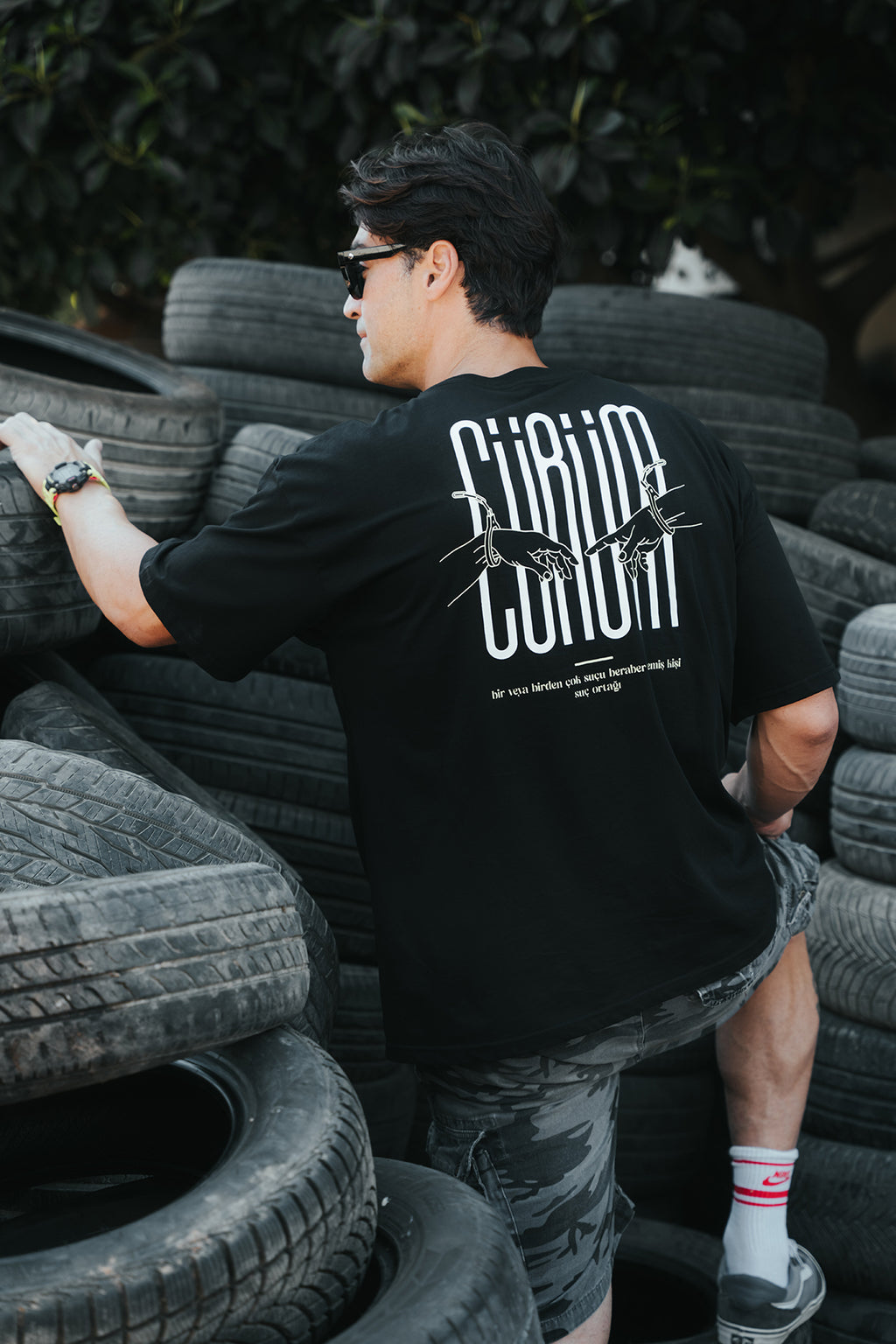CÜRÜM Siyah Oversize Tişört