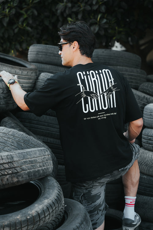 CÜRÜM Siyah Oversize Tişört